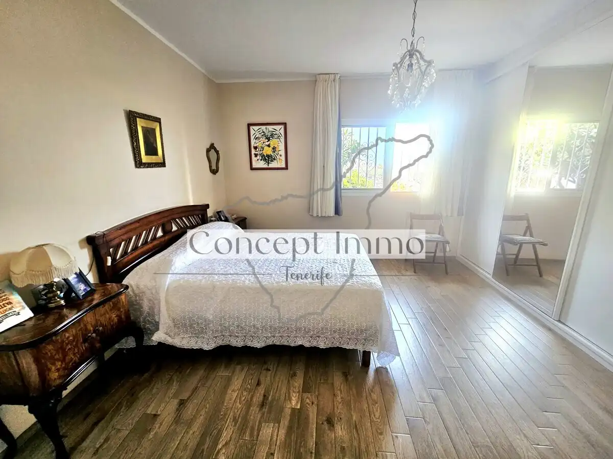 Dormitori de Casa o xalet en venda en Arona amb Jardí privat, Terrassa i Traster