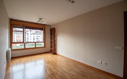 Living room of Flat for sale in Villaviciosa  with Heating, Parquet flooring and Storage room