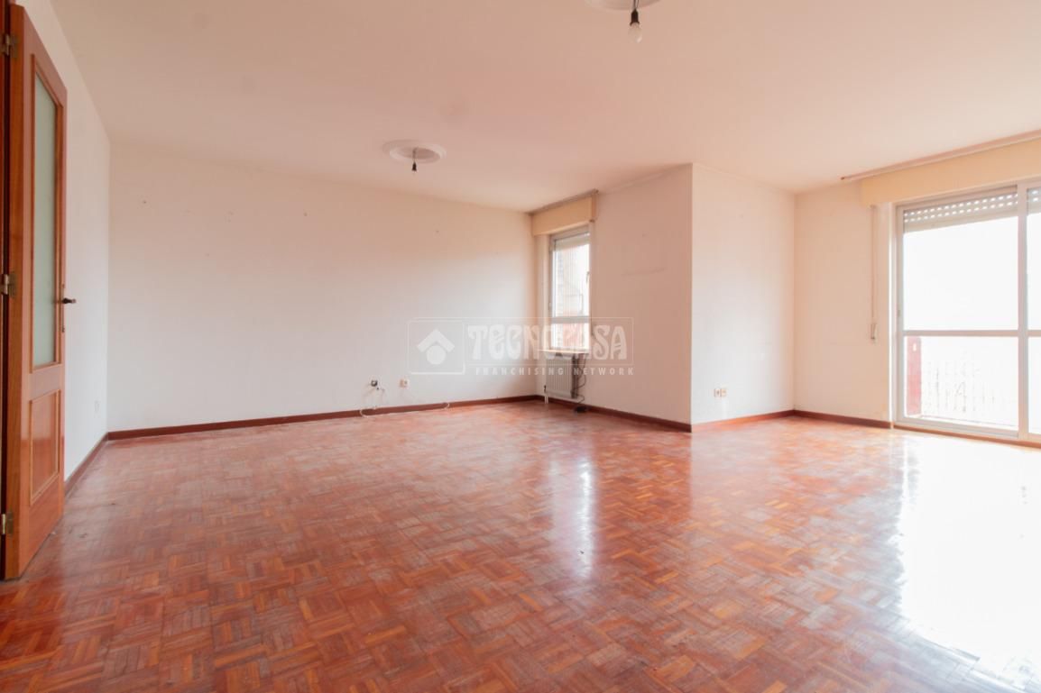 Living room of Flat for sale in Palencia Capital  with Heating, Storage room and Community pool