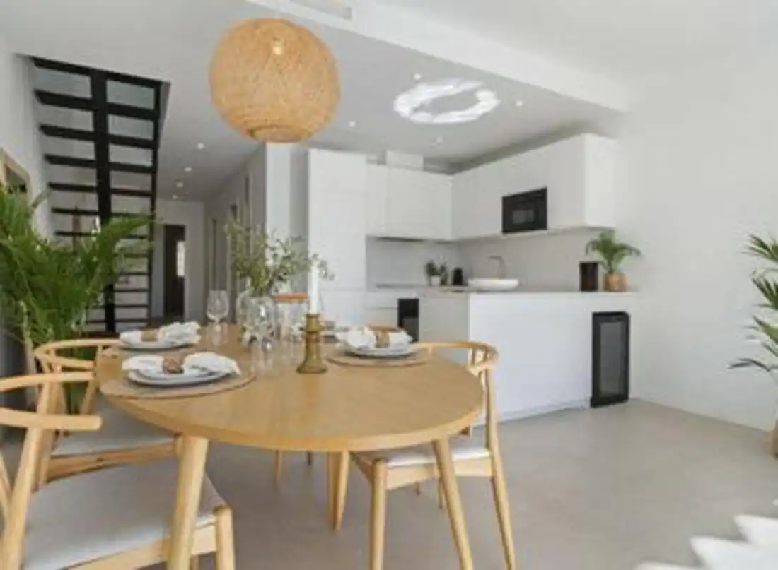 Küche von Einfamilien-Reihenhaus zum Verkauf in Marbella mit Klimaanlage, Terrasse und Balkon