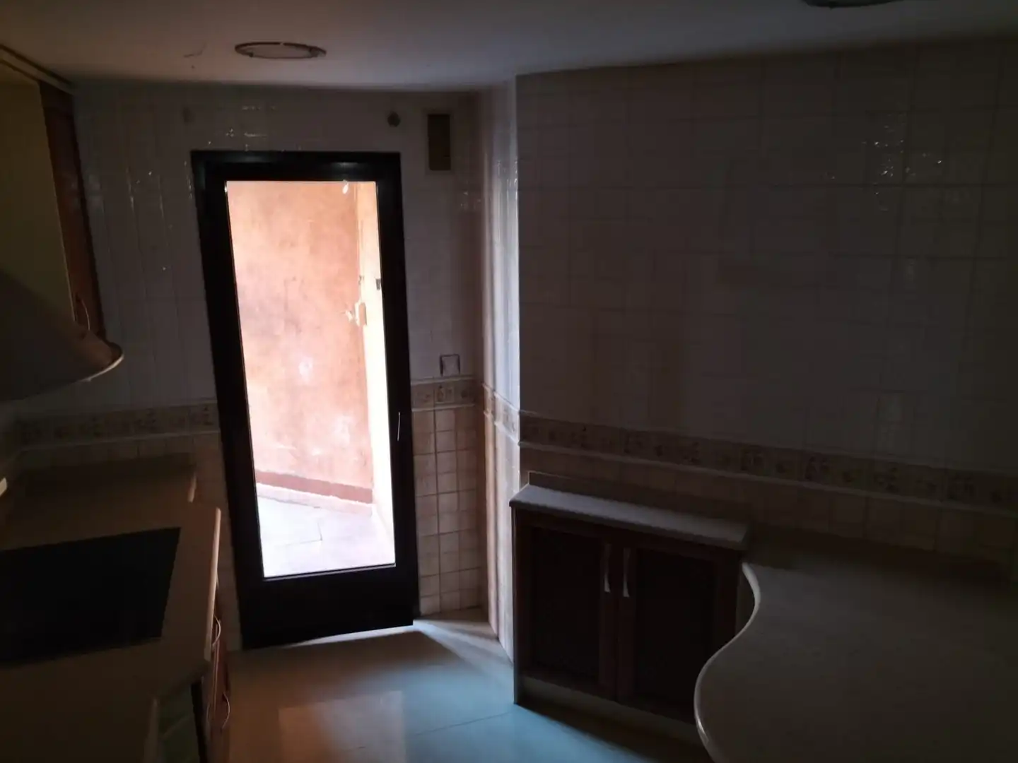 Cocina de Piso en venta en Madrid con Jardín privado, Trastero y Alarma