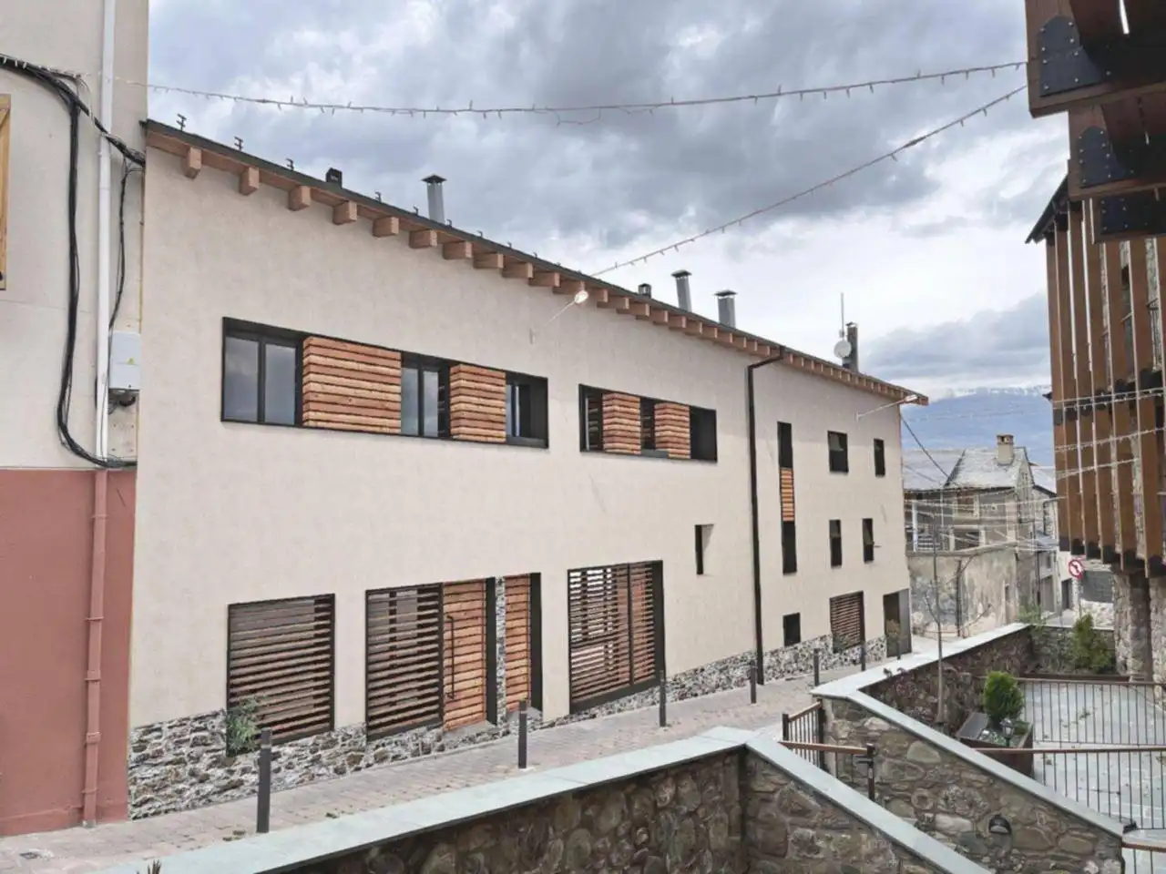 Exterior view of Houses for sale in Alp