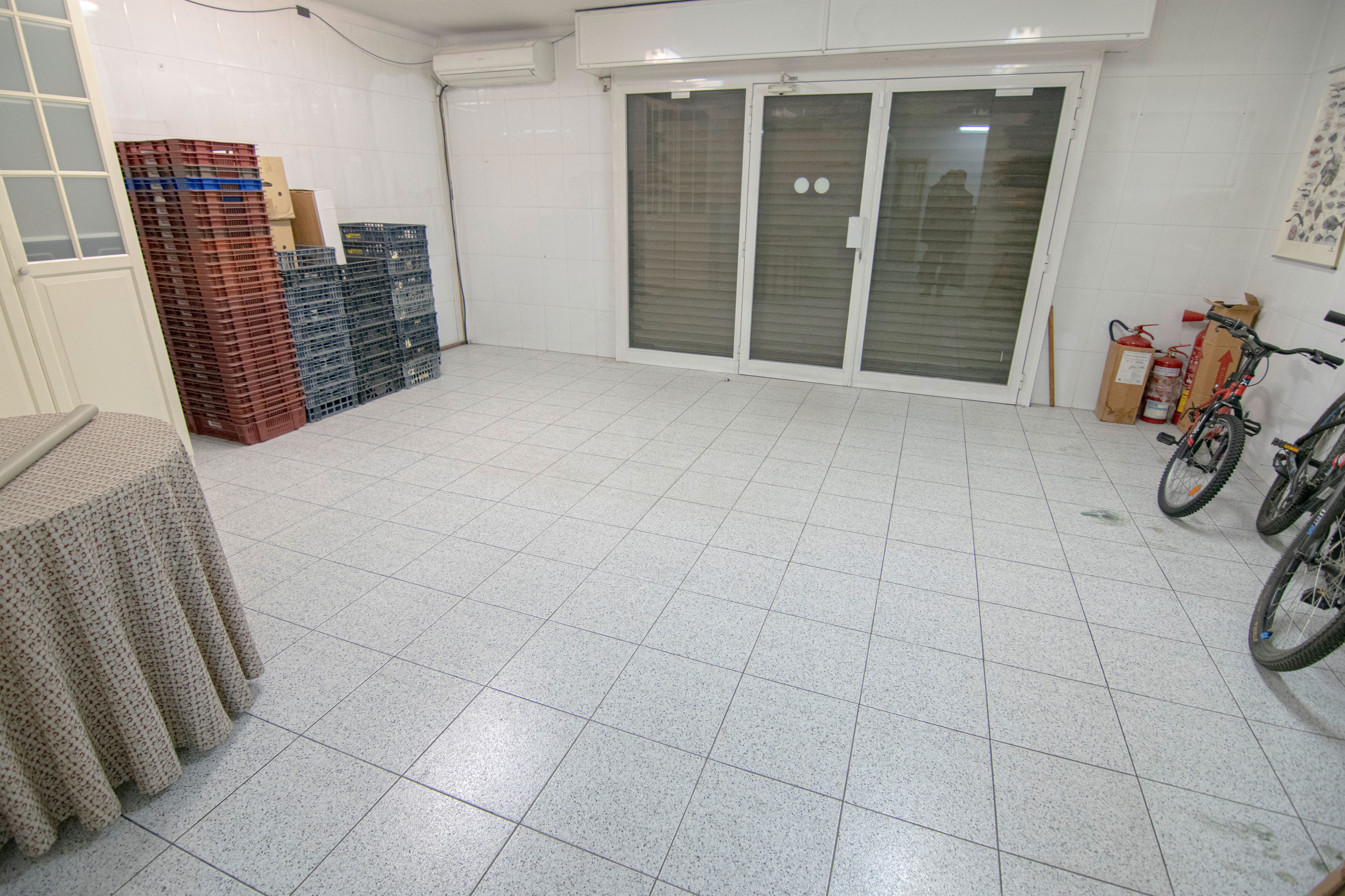 Premises for rent in N/A, Porta