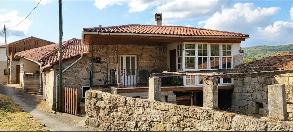 Vista exterior de Finca rústica en venda en Esgos amb Moblat i Balcó
