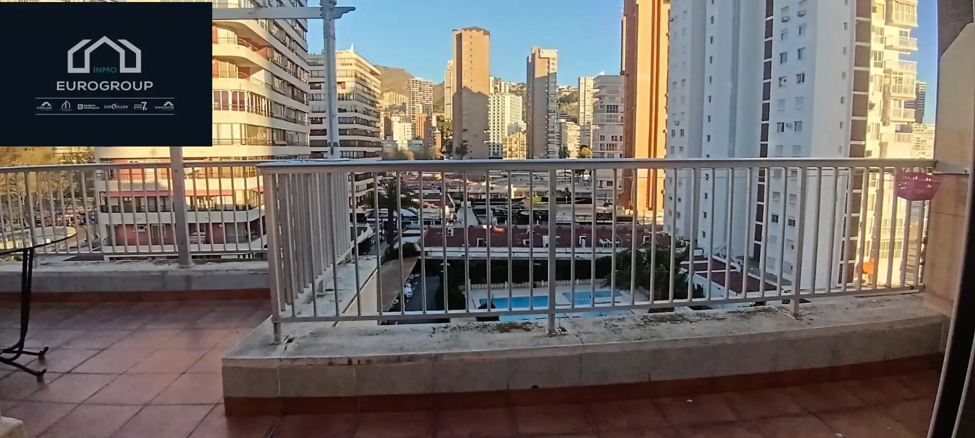 Vista exterior de Àtic en venda en Benidorm amb Aire condicionat i Terrassa