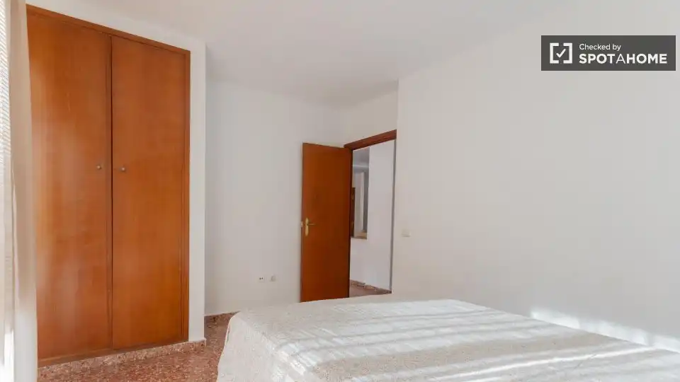 Bedroom of Flat for rent in Valencia  with Air Conditioner, Heating and Furnished