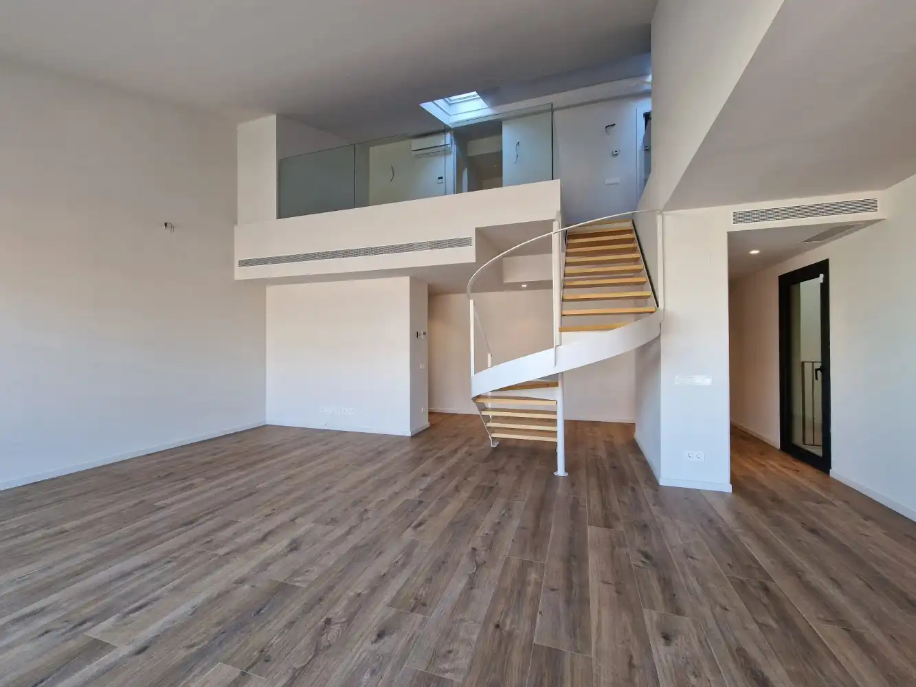 Attic for sale in Girona  with Air Conditioner, Heating and Terrace