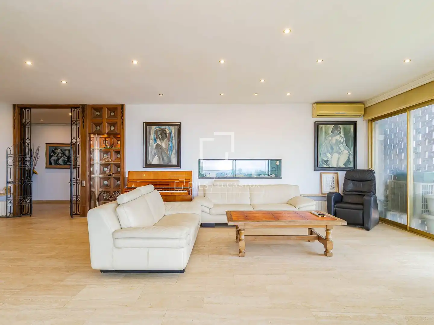 Wohnzimmer von Wohnung zum Verkauf in Barcelona mit Klimaanlage, Terrasse und Abstellraum