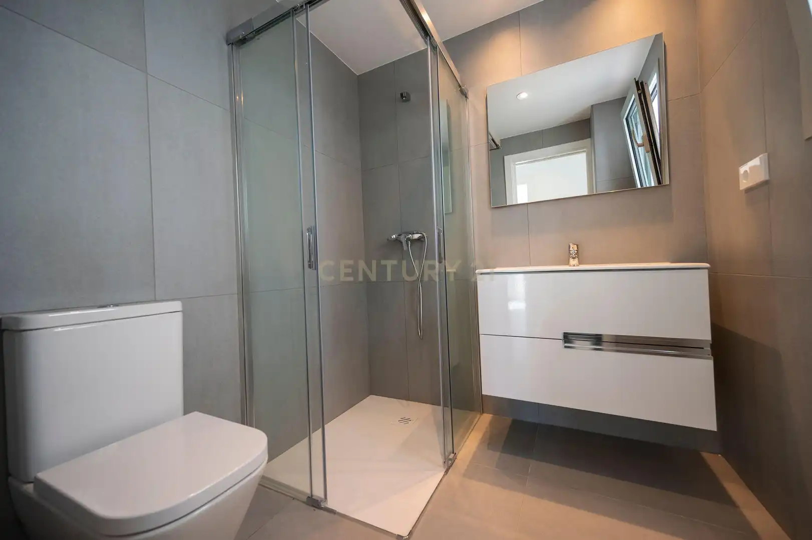 Badezimmer von Wohnungen zur Miete in Santa Eulària des Riu mit Klimaanlage, Ofen und Waschmaschine