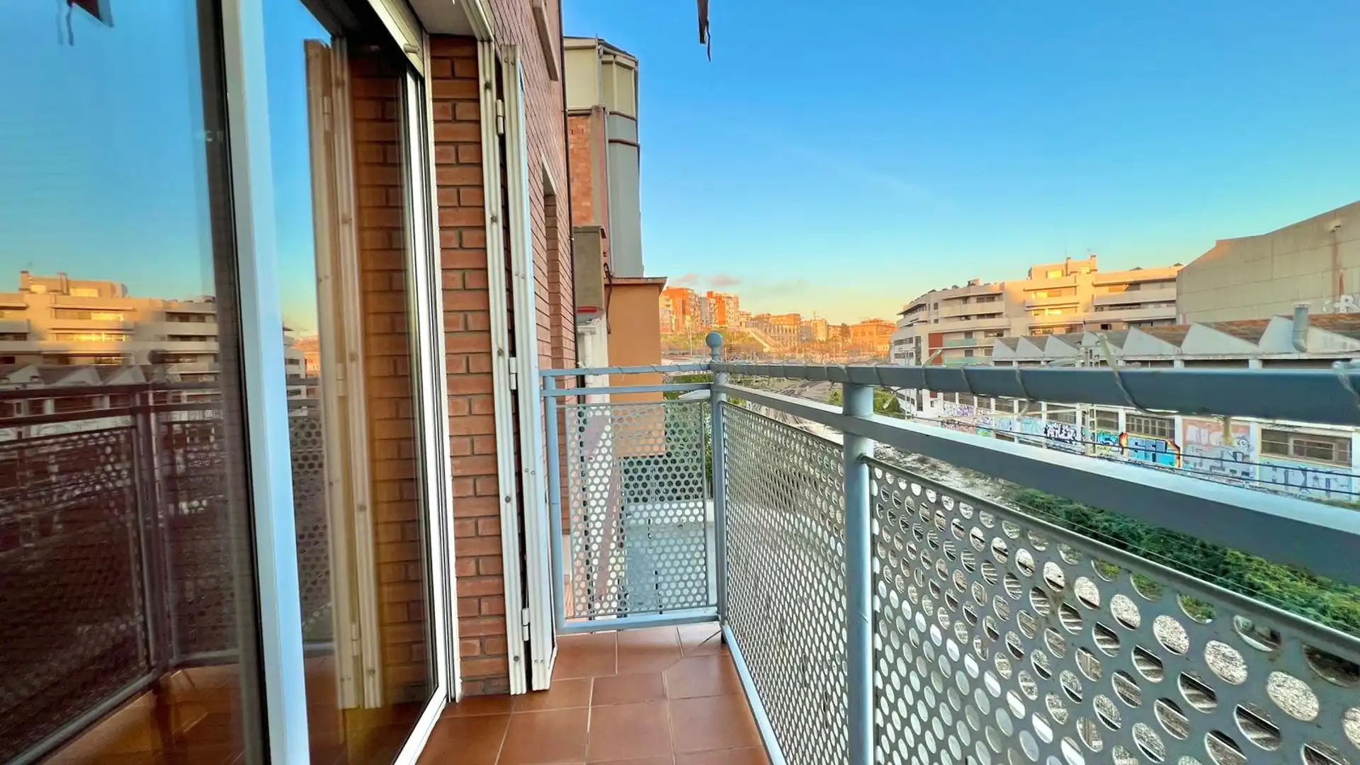 Terraza de Dúplex en venta en L'Hospitalet de Llobregat con Terraza y Balcón