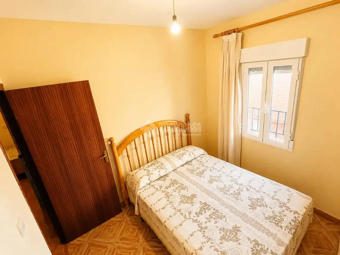Habitación de Casa adosada en venta en Caleruela con Calefacción y Amueblado