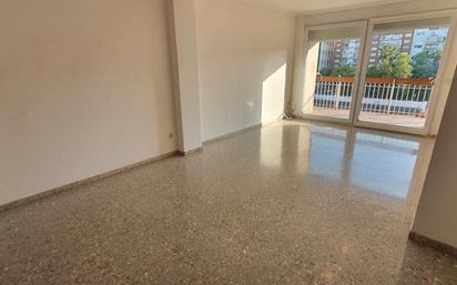 Exterior view of Flat for sale in  Valencia Capital  with Air Conditioner, Terrace and Balcony