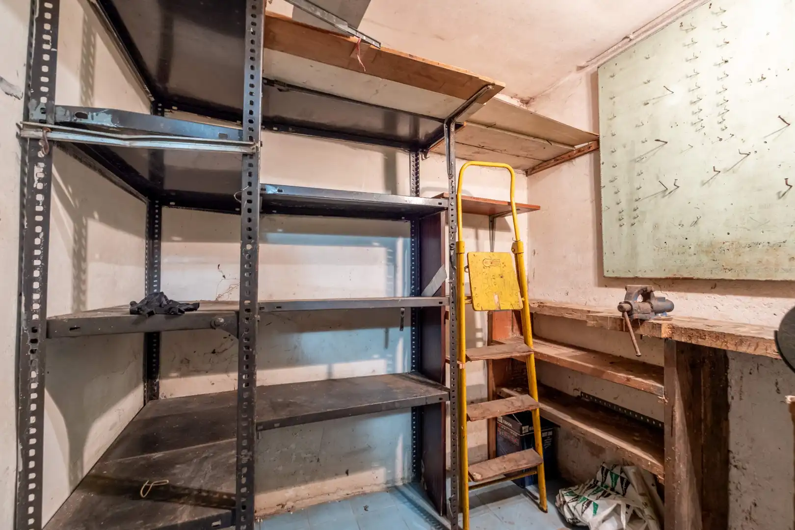 Wohnung zum Verkauf in Zaragoza mit Klimaanlage, Heizung und Terrasse
