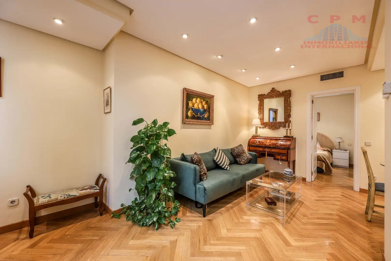 Living room of Flat for rent in Madrid  with Air Conditioner, Heating and Parquet flooring