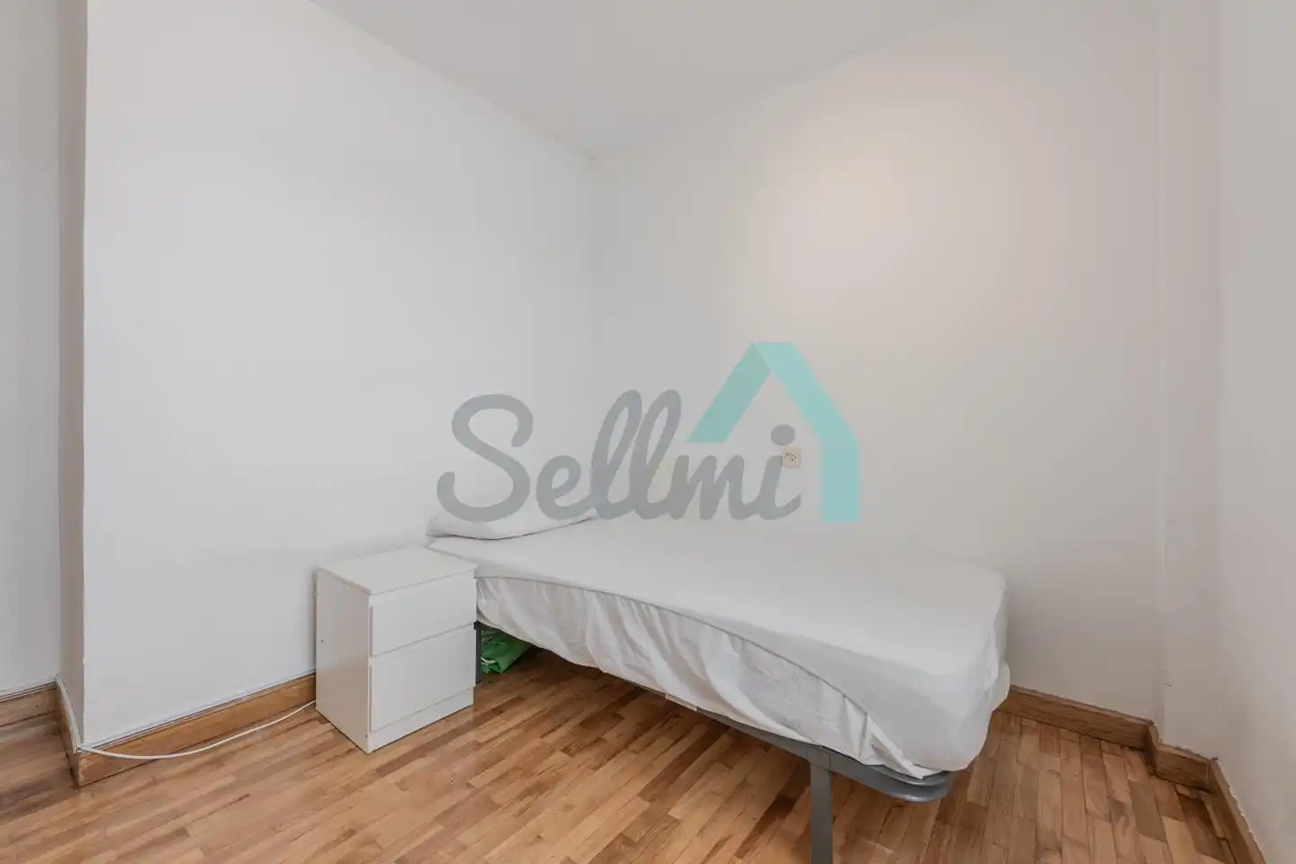 Habitación en Escultor Laviada, Vallobín