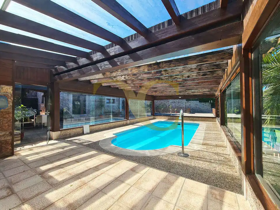 Piscina de Casa o xalet en venda en Oviedo  amb Calefacció, Jardí privat i Terrassa