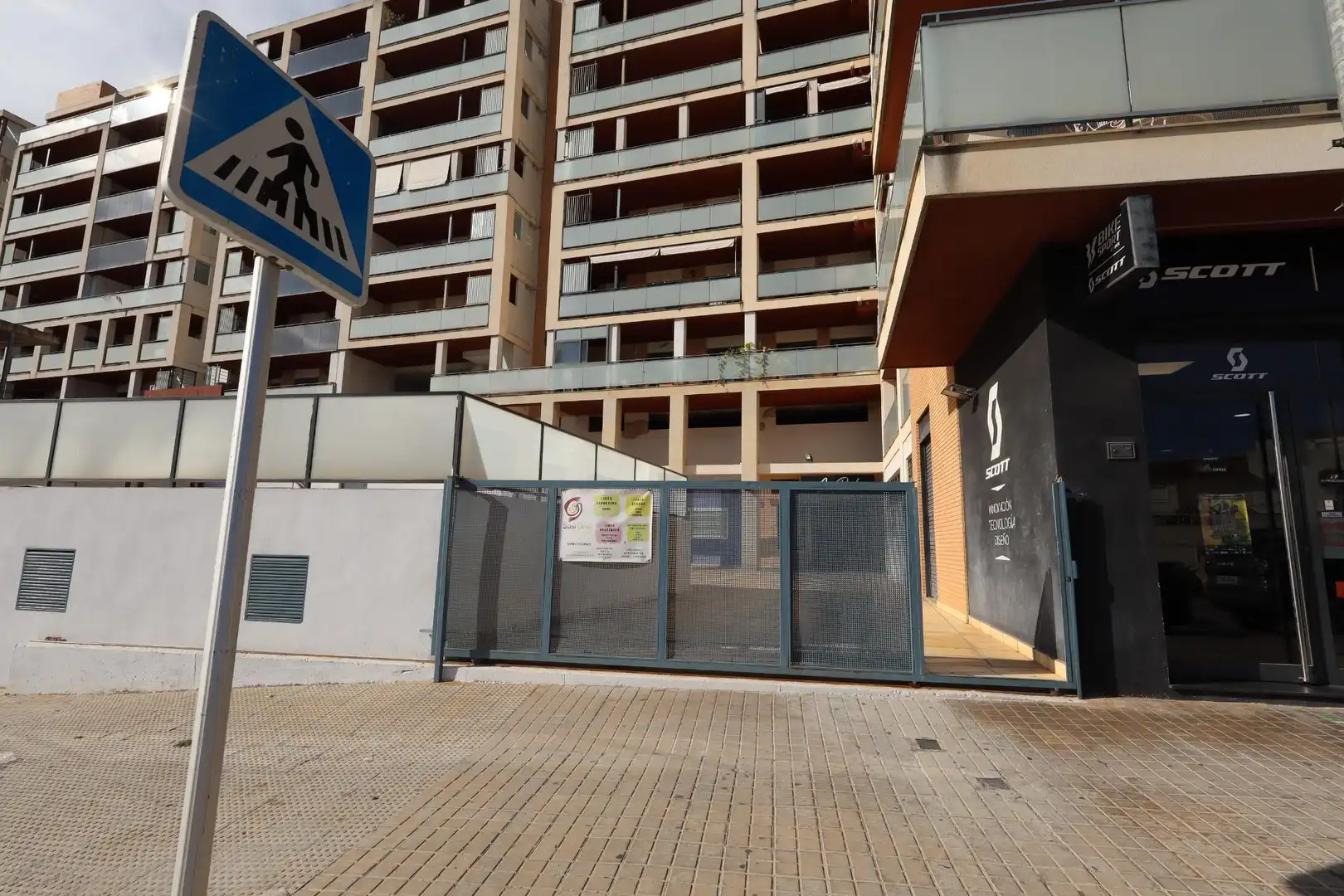 Local comercial en venta en Calle Calle del Médico Marcial Bernat, imagen 8