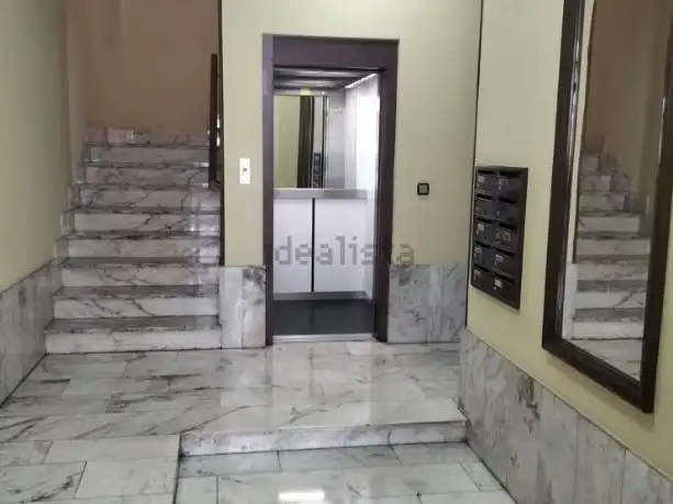 Pis en venda en Gijón  amb Calefacció, Parquet i Moblat