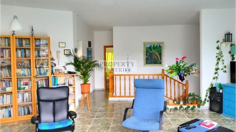 Foto 2 de Edificio en venta en La Camella, Arona