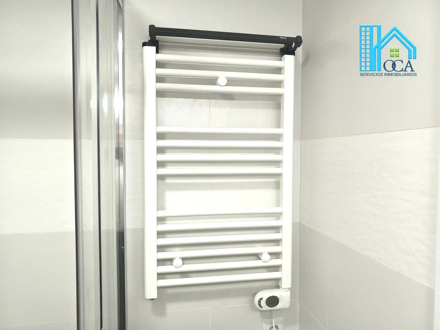 Baño de Piso en venta en Móstoles con Aire acondicionado, Jardín privado y Piscina comunitaria