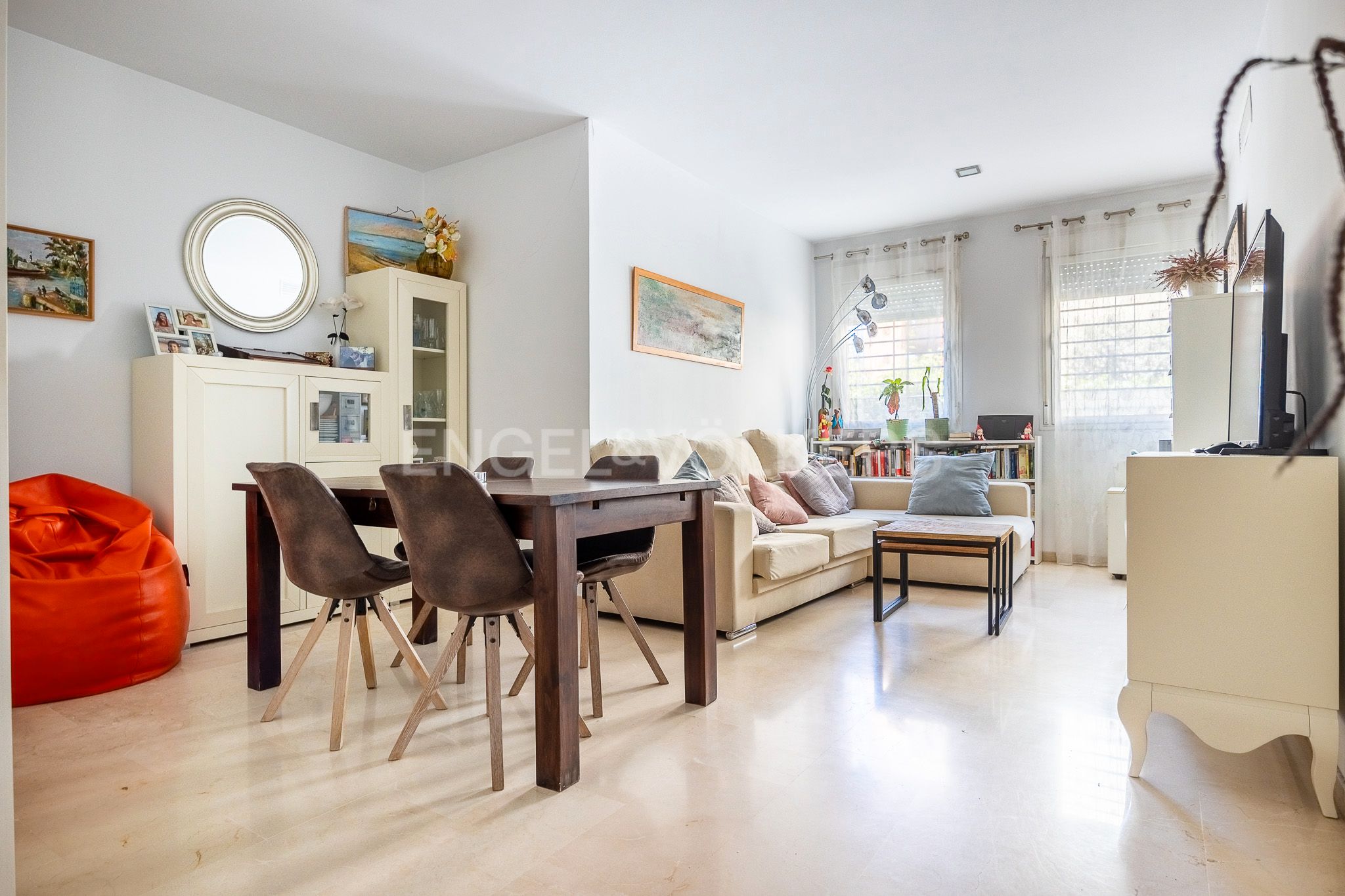 Vista exterior de Apartament en venda en  Sevilla Capital amb Aire condicionat, Calefacció i Jardí privat