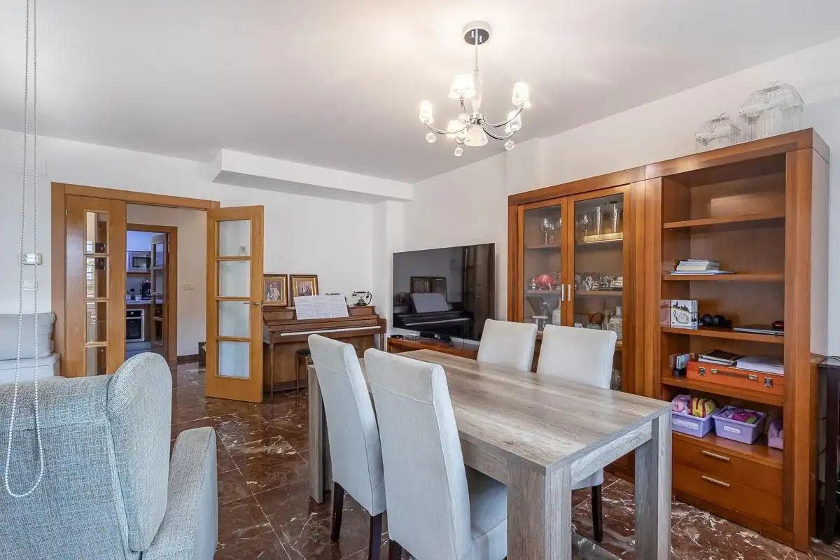 Detached homes for sale in Poniente
