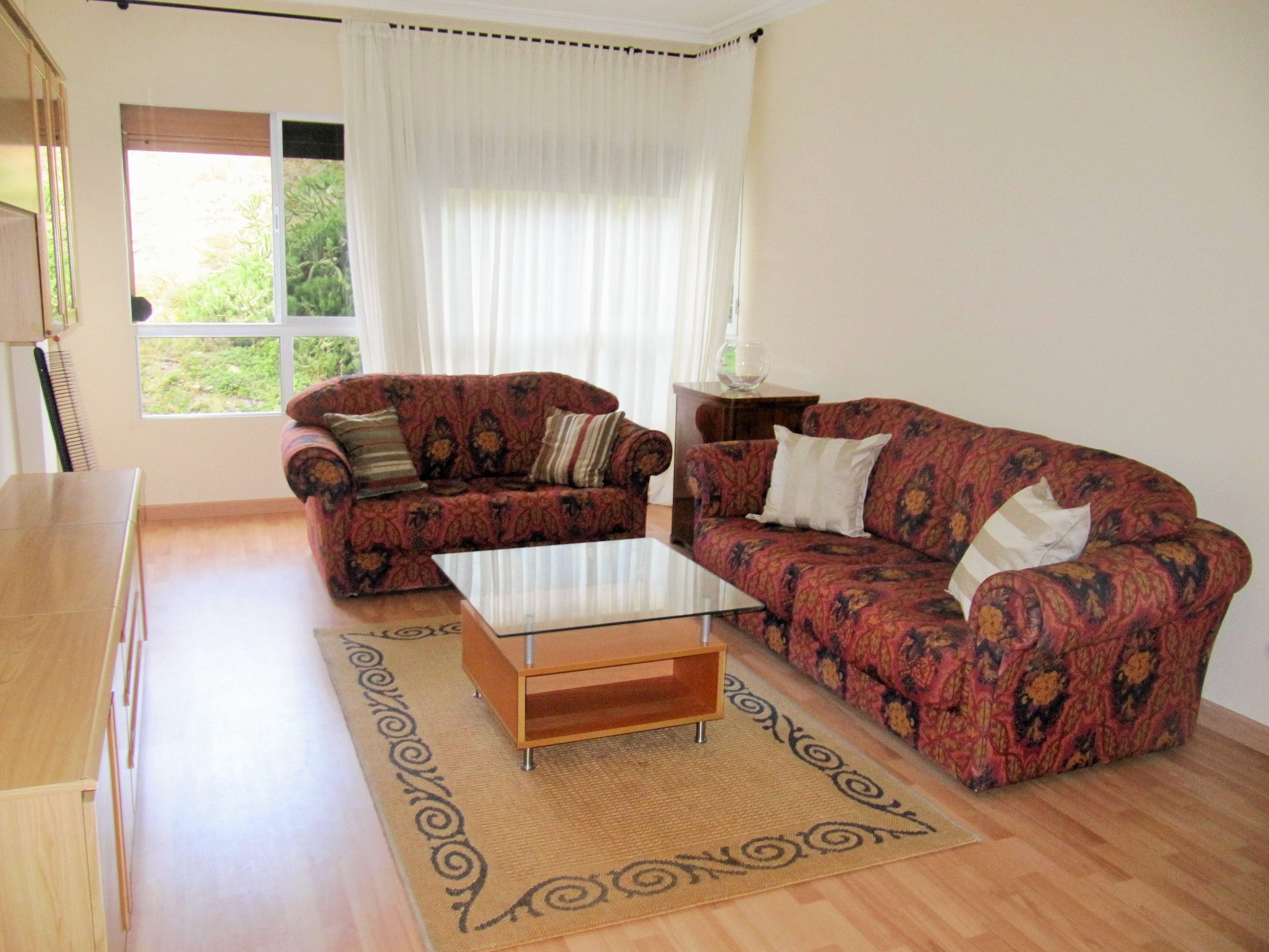 Living room of Flat to rent in Las Palmas de Gran Canaria  with Parquet flooring, Furnished and Oven