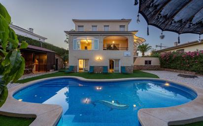 Piscina de Casa o xalet en venda en Benidorm