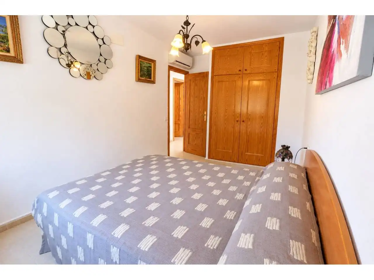 Casa pareada con piscina en venta en Avenida París, imagen 15