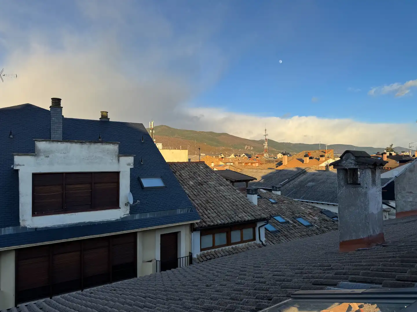 Vista exterior de Ático en venta en Jaca con Terraza, Trastero y Amueblado