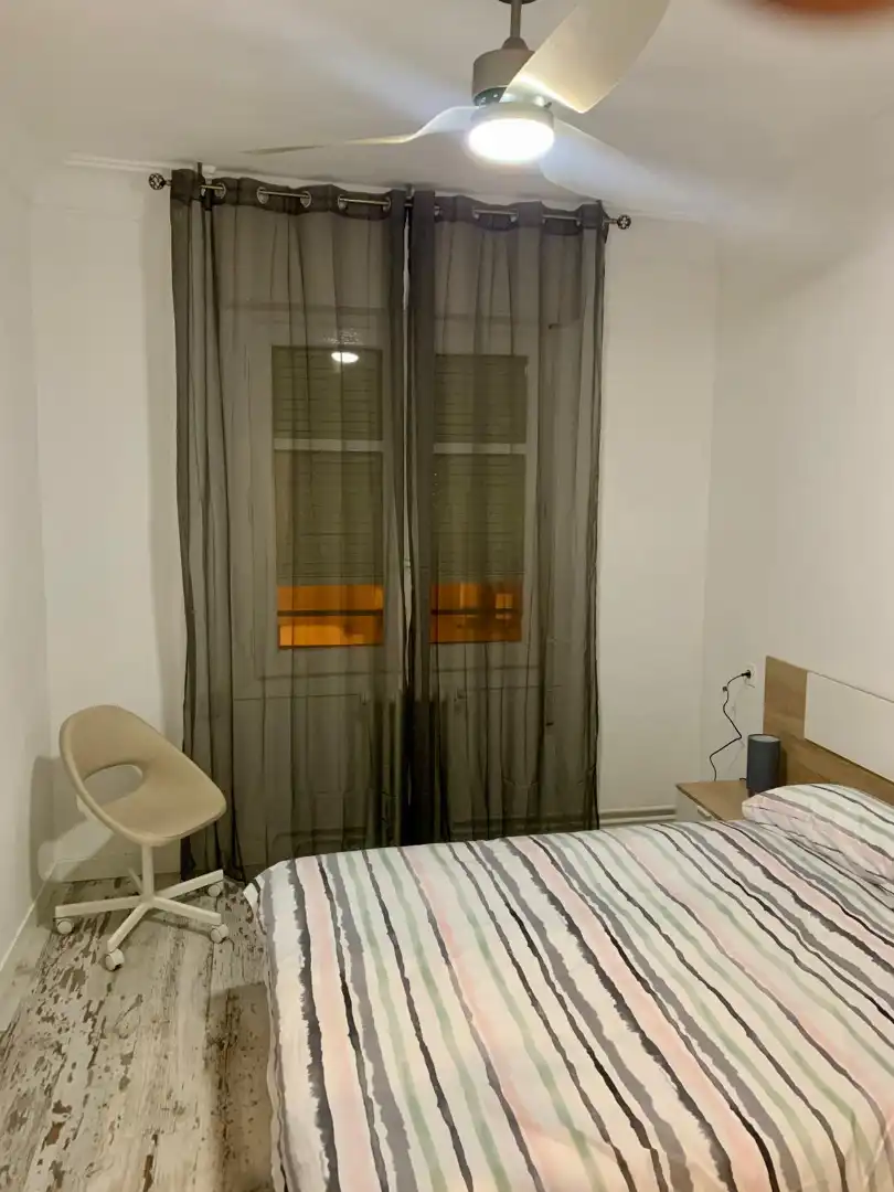 Dormitori de Pis de lloguer en Zaragoza amb Calefacció, Parquet i Moblat