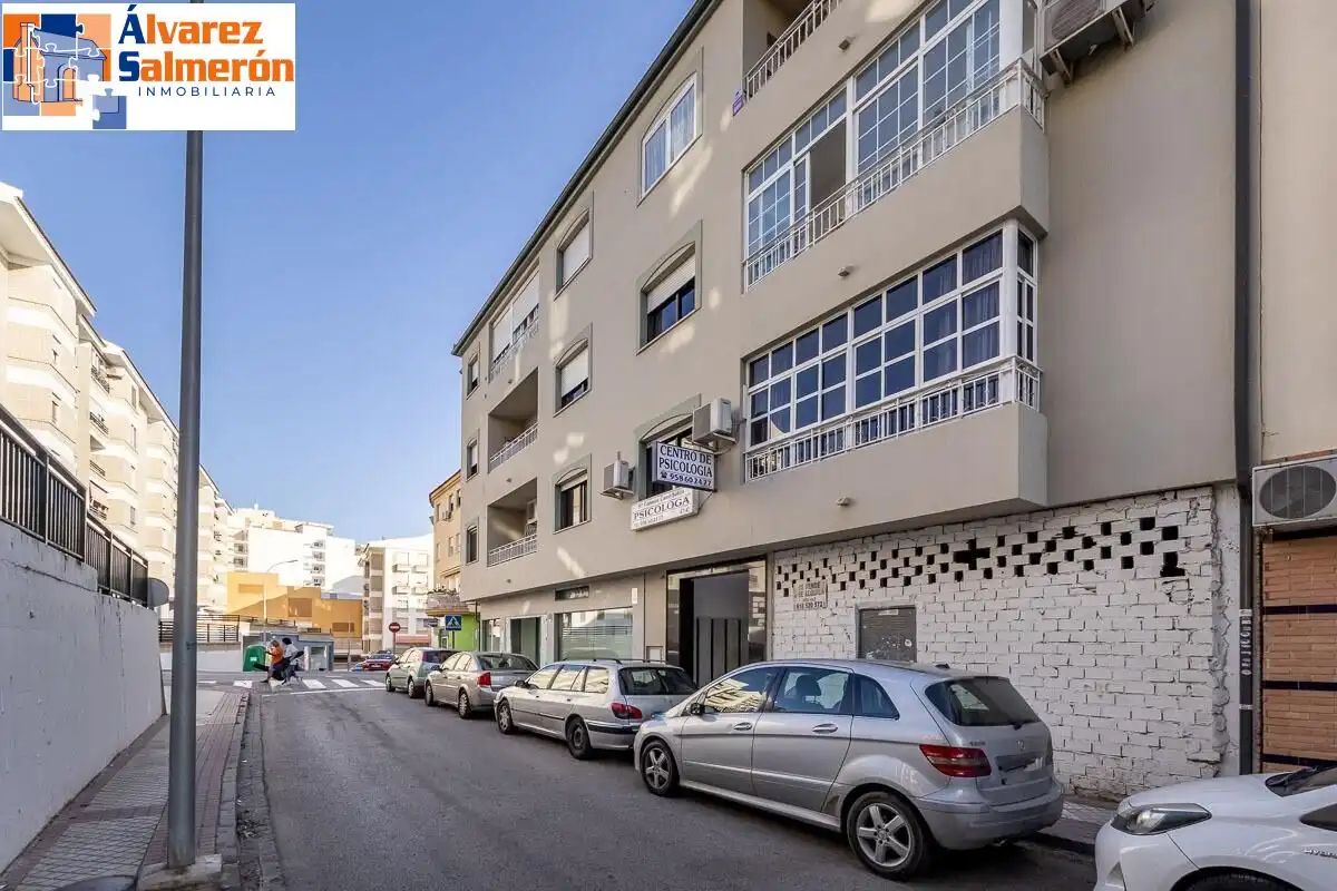 Vista exterior de Pis en venda en Motril amb Aire condicionat