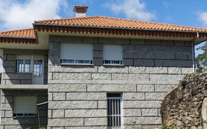 Vista exterior de Casa o xalet en venda en O Porriño   amb Terrassa