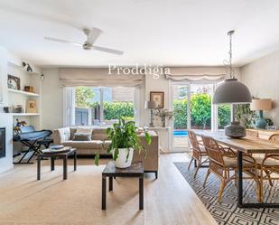 Living room of Single-family semi-detached to rent in Sant Cugat del Vallès  with Air Conditioner, Heating and Terrace