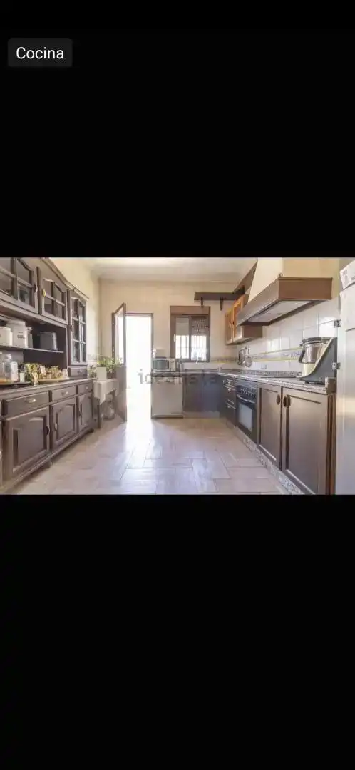Cuina de Casa o xalet en venda en Gerena amb Parquet, Traster i Moblat