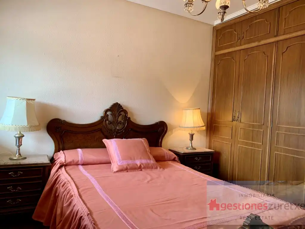 Bedroom of Flat for sale in Bilbao 