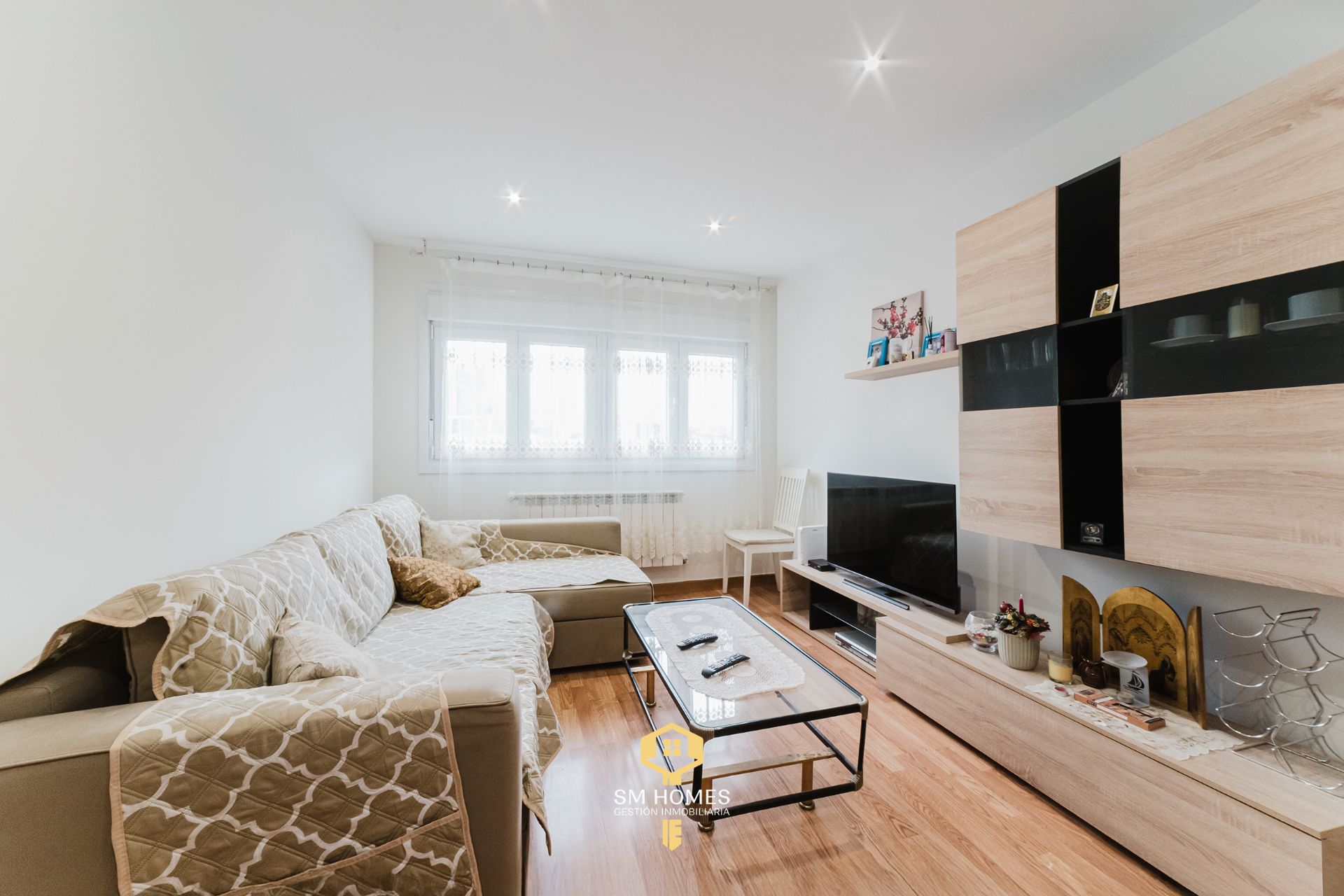 Living room of Flat for sale in Mejorada del Campo  with Heating, Furnished and Oven