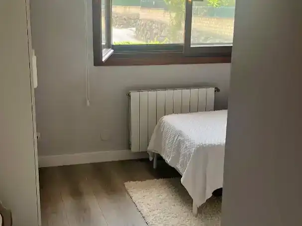 Dormitori de Casa adosada en venda en Castro-Urdiales amb Piscina