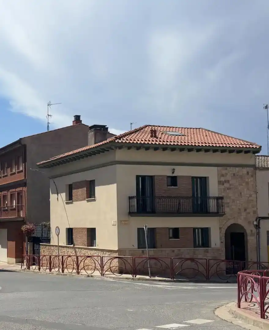Vista exterior de Casa adosada en venta en Alfaro, La Rioja