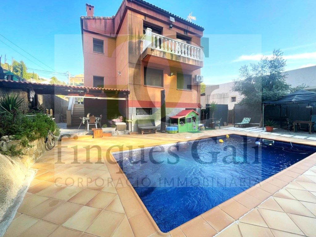 Vista exterior de Casa o chalet en venta en Castellgalí con Aire acondicionado, Calefacción y Horno