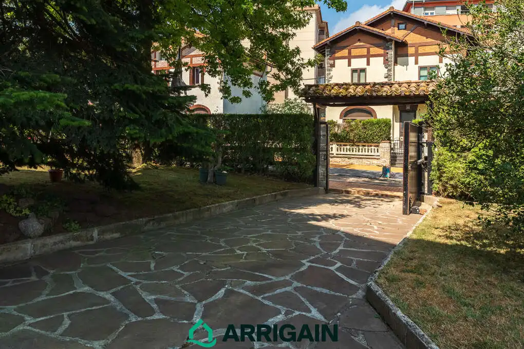 Jardín de Casa o chalet en venta en Irun  con Calefacción, Jardín privado y Terraza