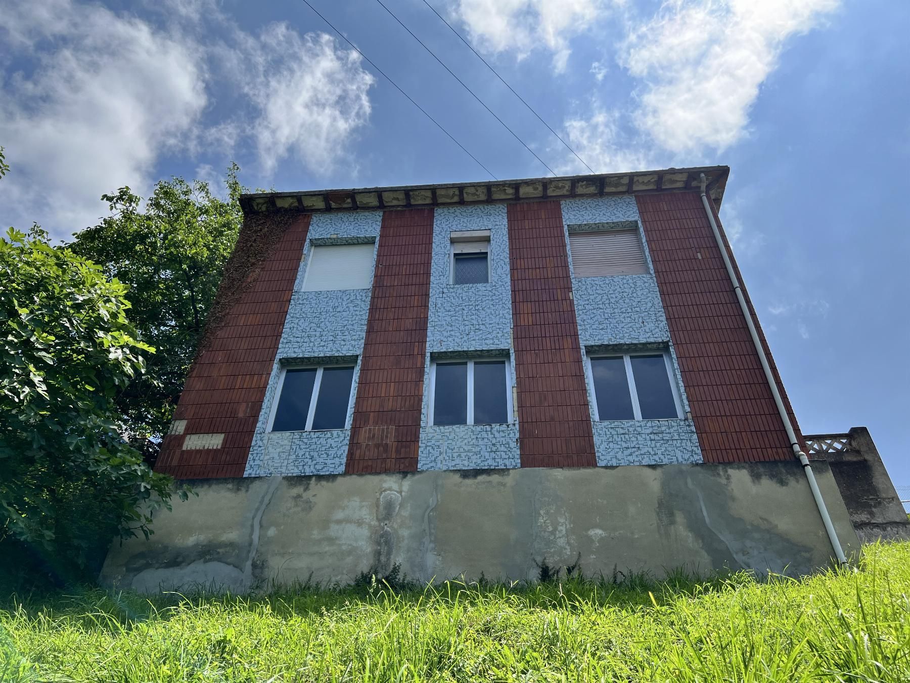 Vista exterior de Casa o xalet en venda en Langreo amb Terrassa i Moblat