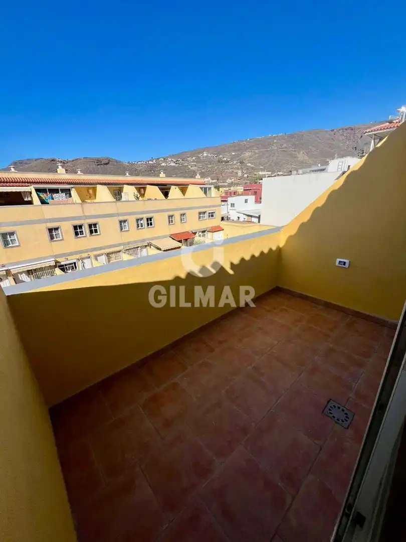 Dormitori de Dúplex en venda en Arona amb Terrassa i Moblat