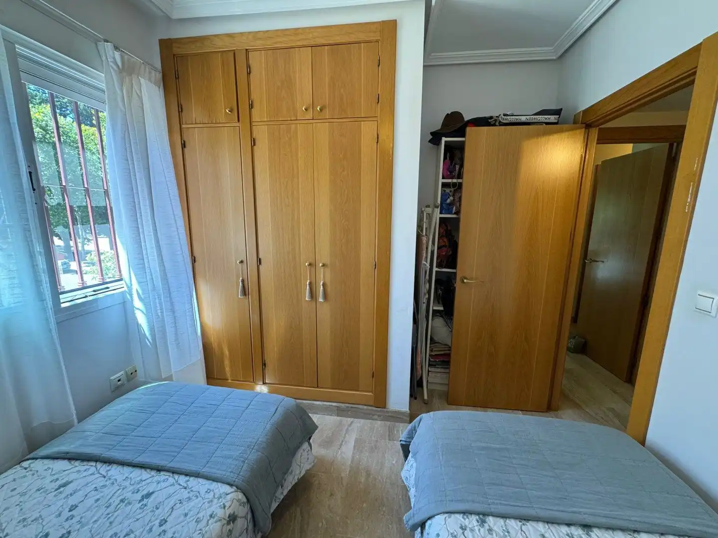 Dormitori de Casa adosada en venda en Bormujos amb Aire condicionat, Calefacció i Terrassa