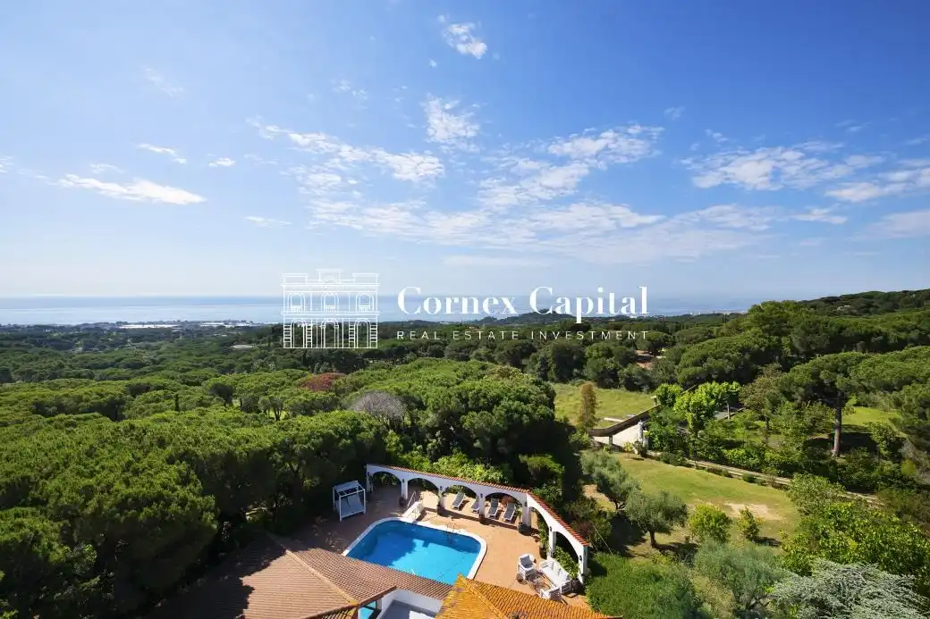 Außenansicht von Country house zum Verkauf in Sant Andreu de Llavaneres mit Privatgarten, Terrasse und Schwimmbad