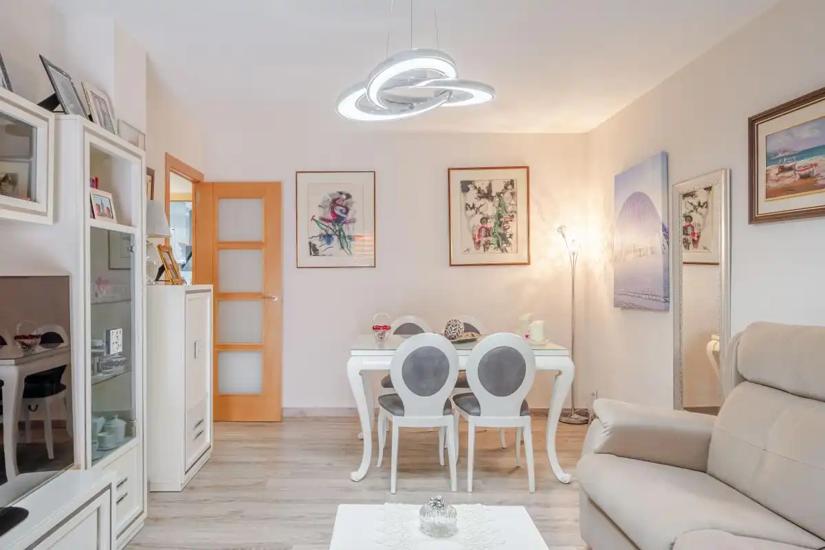 Comedor de Piso en venta en Benidorm con Aire acondicionado, Calefacción y Jardín privado