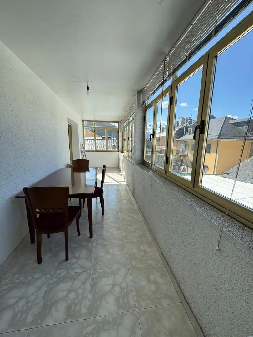 Vista exterior de Casa o xalet en venda en Ponferrada amb Aire condicionat, Calefacció i Terrassa