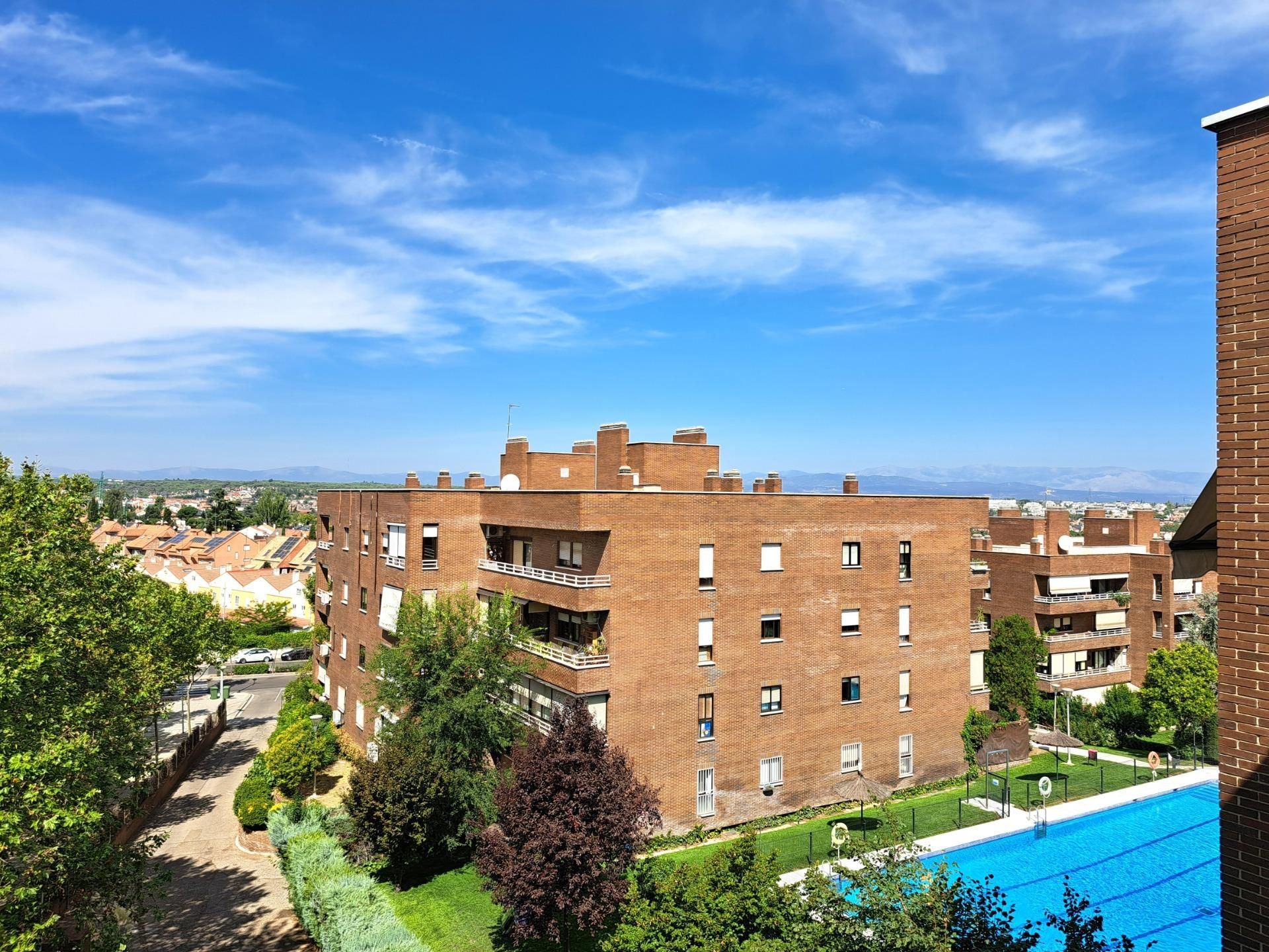 Exterior view of Flat to rent in Pozuelo de Alarcón  with Air Conditioner, Heating and Private garden