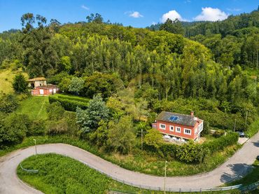 Chalet con jardín en venta en Avenida del Valle