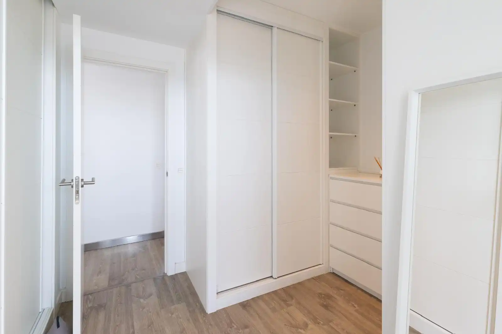Schlafzimmer von Dachboden zur Miete in Torremolinos mit Klimaanlage, Terrasse und Möbliert